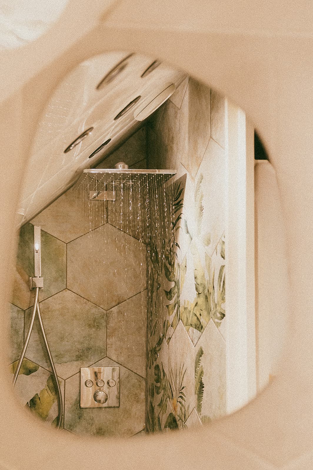 Shower facilities in the Horizon accommodation